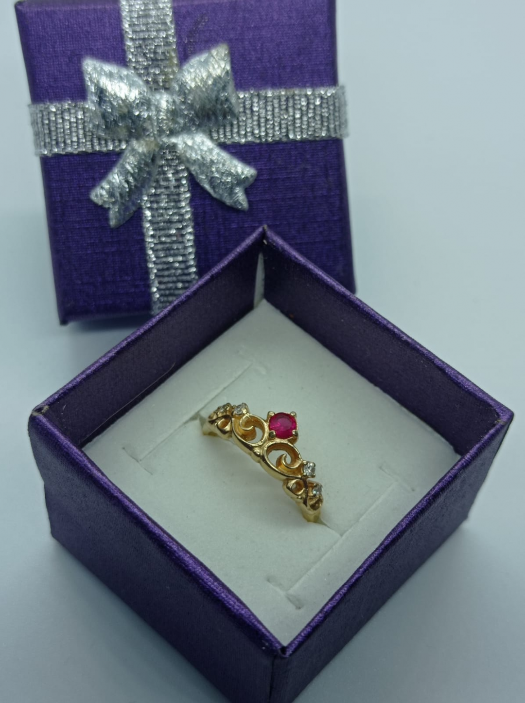 Anillo para dama en oro 18 k