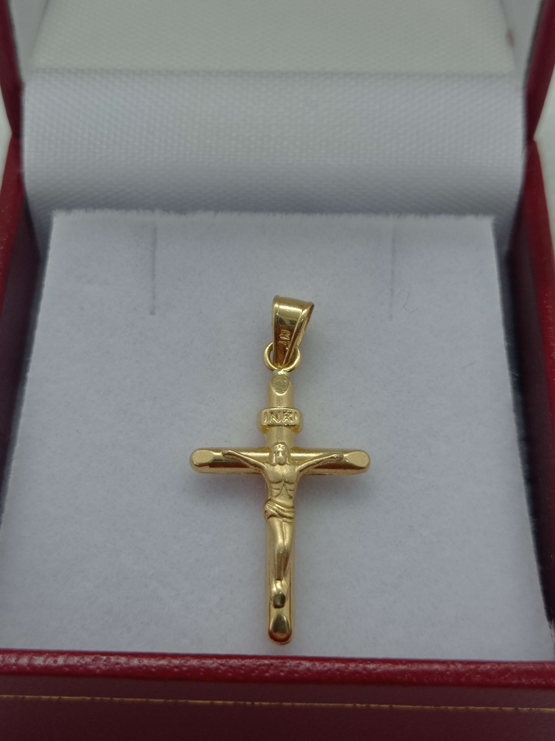 Dije en oro 18k