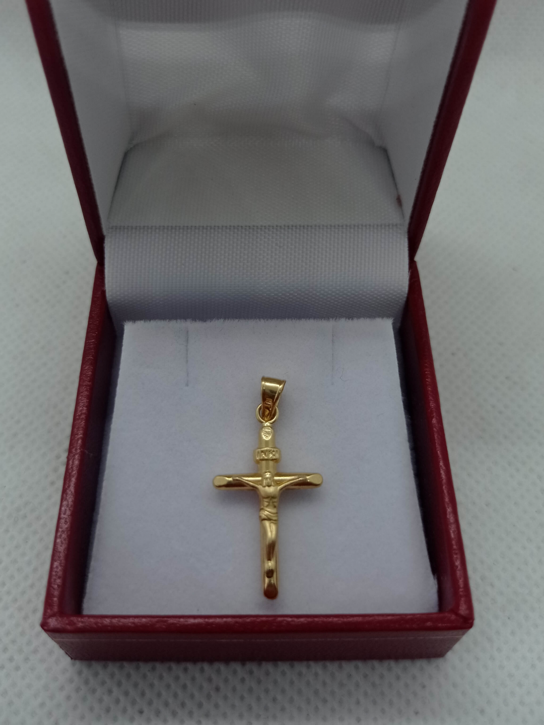 Dije en oro 18k